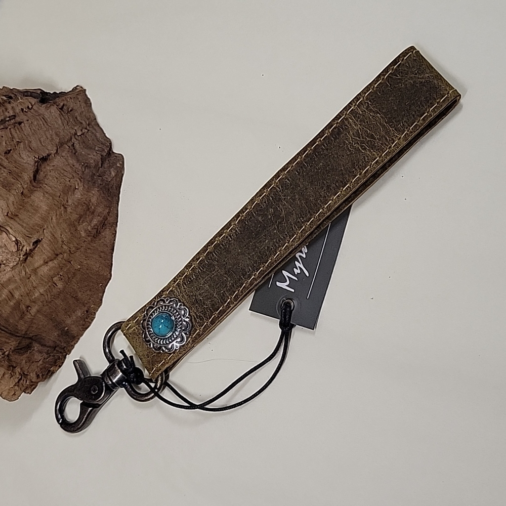 Distressed Leather Wristlet Looped Keychain, concho - Picture 2 of 4